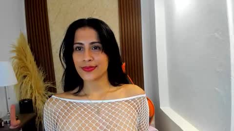 Snapshot of thais_kim chatting on October 22, 2:00 pm Sweet Thais  online show from October 22, 2:00 pm