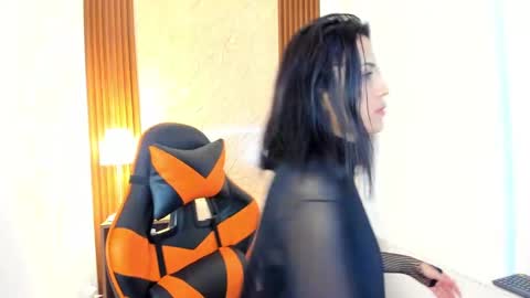 Snapshot of thais_kim chatting on September 23, 7:45 pm Sweet Thais  online show from September 23, 7:45 pm