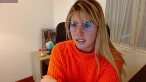 Snapshot of thamarajane1 chatting on February 27, 3:05 pm online show from February 27, 3:05 pm