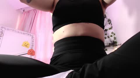 Snapshot of thamarajane1 chatting on October 21, 11:20 pm online show from October 21, 11:20 pm