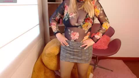 Snapshot of thamarajane1 chatting on February 7, 12:28 pm online show from February 7, 12:28 pm