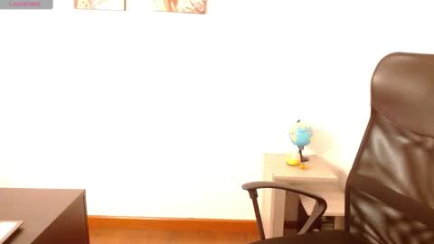 Snapshot of thamarajane1 chatting on March 11, 6:52 pm online show from March 11, 6:52 pm