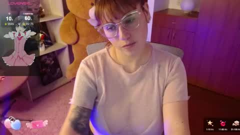 Snapshot of thamarajane1 chatting on December 9, 8:44 pm online show from December 9, 8:44 pm