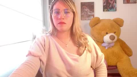 Snapshot of thamarajane1 chatting on January 14, 8:26 pm online show from January 14, 8:26 pm