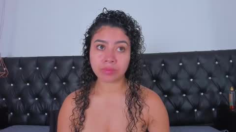 Snapshot of thara_webstter chatting on March 8, 11:56 am thara webstter online show from March 8, 11:56 am