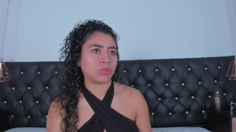 Snapshot of thara_webstter chatting on December 19, 11:39 am thara webstter online show from December 19, 11:39 am
