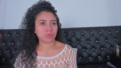 Snapshot of thara_webstter chatting on January 20, 11:45 am thara webstter online show from January 20, 11:45 am