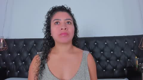 Snapshot of thara_webstter chatting on January 29, 11:20 am thara webstter online show from January 29, 11:20 am