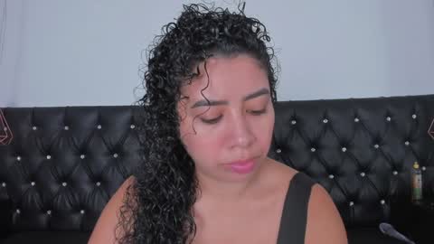 Snapshot of thara_webstter chatting on January 16, 11:48 am thara webstter online show from January 16, 11:48 am