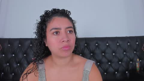 Snapshot of thara_webstter chatting on December 16, 11:44 am thara webstter online show from December 16, 11:44 am