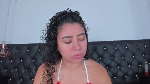 Snapshot of thara_webstter chatting on December 23, 11:36 am thara webstter online show from December 23, 11:36 am