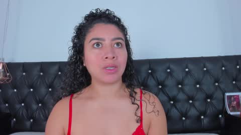 Snapshot of thara_webstter chatting on December 26, 11:32 am thara webstter online show from December 26, 11:32 am