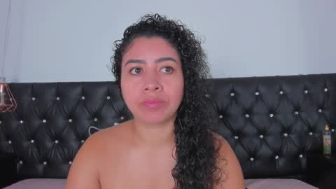 Snapshot of thara_webstter chatting on January 8, 11:32 am thara webstter online show from January 8, 11:32 am