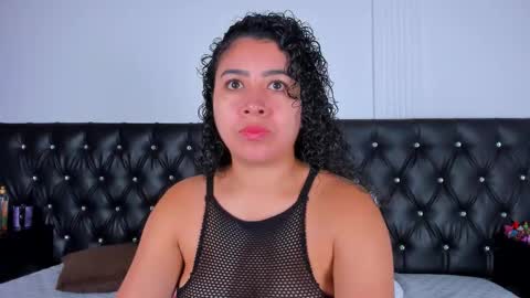 Snapshot of thara_webstter chatting on September 16, 11:51 am thara webstter online show from September 16, 11:51 am