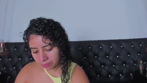 Snapshot of thara_webstter chatting on March 11, 11:44 am thara webstter online show from March 11, 11:44 am