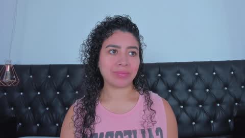 Snapshot of thara_webstter chatting on December 10, 11:43 am thara webstter online show from December 10, 11:43 am
