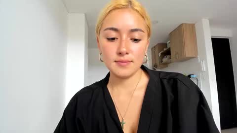   online show from May 4, 3:27 pm