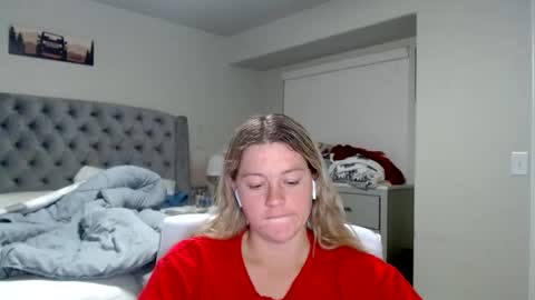 thatprettyblondegirl online show from December 19, 2:12 am