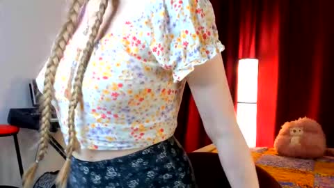 Snapshot of the_steel_magnolia_ chatting on October 22, 2:33 pm Ally STREAMING ON TWITCH NOW Check my Twitter for updates online show from October 22, 2:33 pm