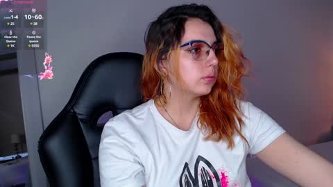 Snapshot of thea_aphros chatting on January 17, 7:05 pm Diosa Afrodita online show from January 17, 7:05 pm