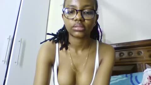 Snapshot of theequinn chatting on September 28, 4:45 pm theequinn online show from September 28, 4:45 pm