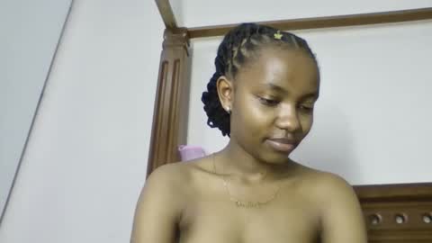 Snapshot of theequinn chatting on October 23, 11:05 am theequinn online show from October 23, 11:05 am