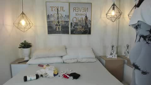Theia  online show from December 3, 12:38 pm