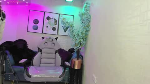 Theia  online show from April 1, 12:39 pm