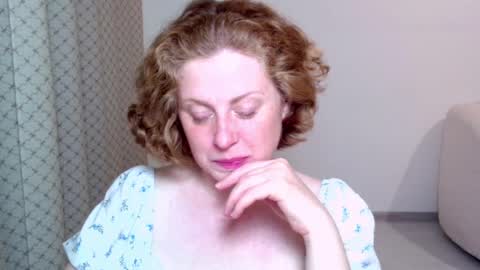 Snapshot of theladysblush chatting on October 18, 6:10 pm Ella online show from October 18, 6:10 pm