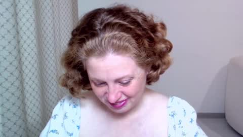 Snapshot of theladysblush chatting on October 12, 5:54 am Ella online show from October 12, 5:54 am