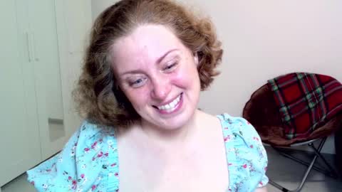Ella online show from February 6, 4:47 pm