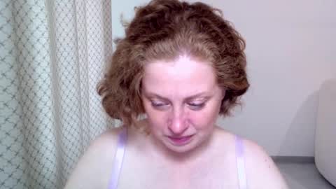 Snapshot of theladysblush chatting on September 20, 7:39 am Ella online show from September 20, 7:39 am