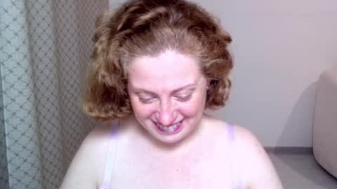 Snapshot of theladysblush chatting on October 29, 5:26 pm Ella online show from October 29, 5:26 pm