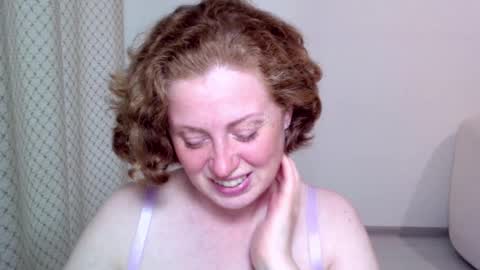 Snapshot of theladysblush chatting on September 19, 6:12 am Ella online show from September 19, 6:12 am