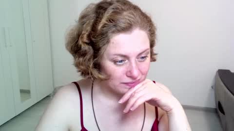 Ella online show from December 13, 12:39 pm