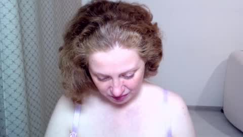 Ella online show from November 18, 6:53 pm