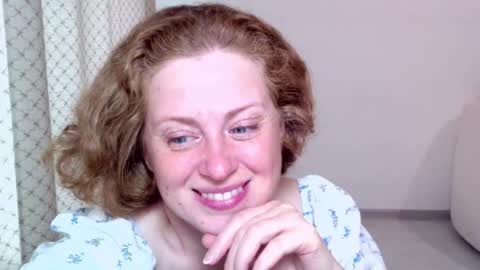 Snapshot of theladysblush chatting on October 5, 7:57 am Ella online show from October 5, 7:57 am