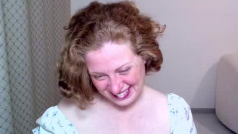 Snapshot of theladysblush chatting on October 19, 6:32 pm Ella online show from October 19, 6:32 pm