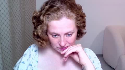 Snapshot of theladysblush chatting on September 29, 8:03 pm Ella online show from September 29, 8:03 pm