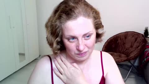 Ella online show from January 9, 4:49 pm