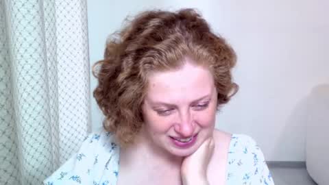 Snapshot of theladysblush chatting on September 18, 6:01 am Ella online show from September 18, 6:01 am