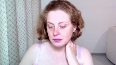 Snapshot of theladysblush chatting on November 2, 7:45 am Ella online show from November 2, 7:45 am