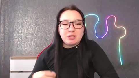 Lisa online show from April 21, 9:27 am