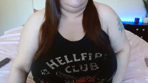im on randomly so follow to know when im online online show from April 24, 1:41 am