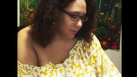 Amelia online show from November 9, 6:15 pm