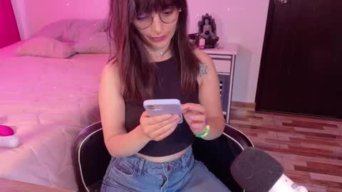 Amy online show from October 7, 4:44 pm