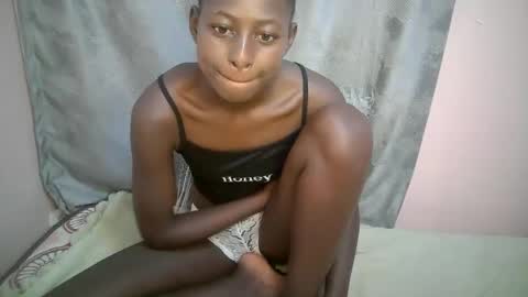 Snapshot of therry_heart chatting on October 8, 7:35 am hearty online show from October 8, 7:35 am