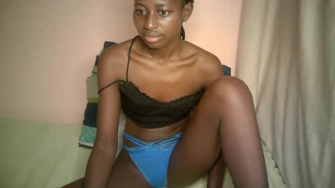 Snapshot of therry_heart chatting on September 25, 2:32 am hearty online show from September 25, 2:32 am