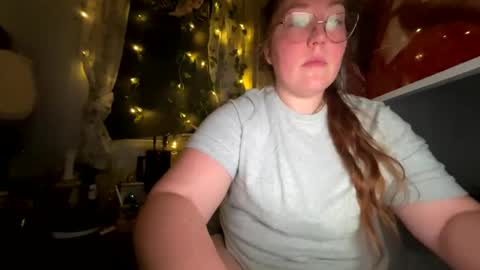 Snapshot of thesashadomme chatting on December 18, 2:42 am The Sasha Domme online show from December 18, 2:42 am