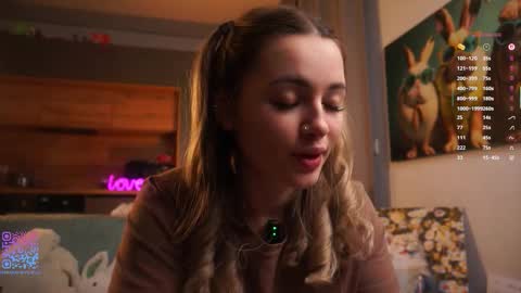 Mia online show from October 23, 2:23 pm